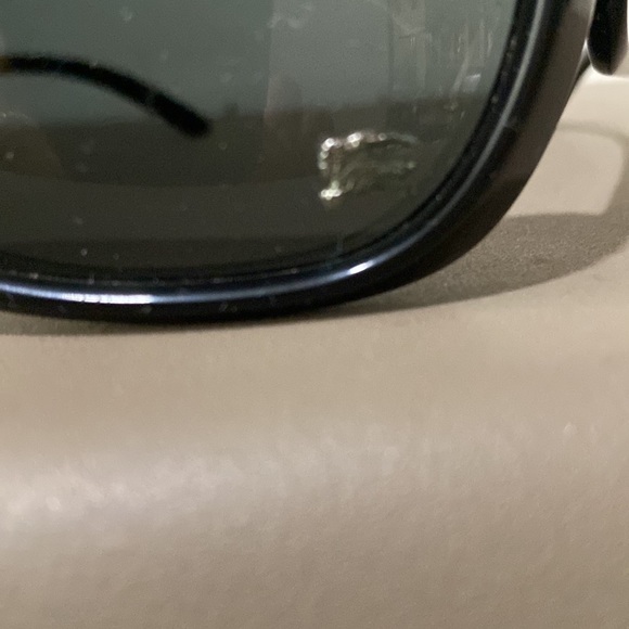 BURBERRY-AUTHENTIC WITH THE ICONIC ‘KNIGHT’ UPON THE HORSE ON LENSE - Picture 3 of 11